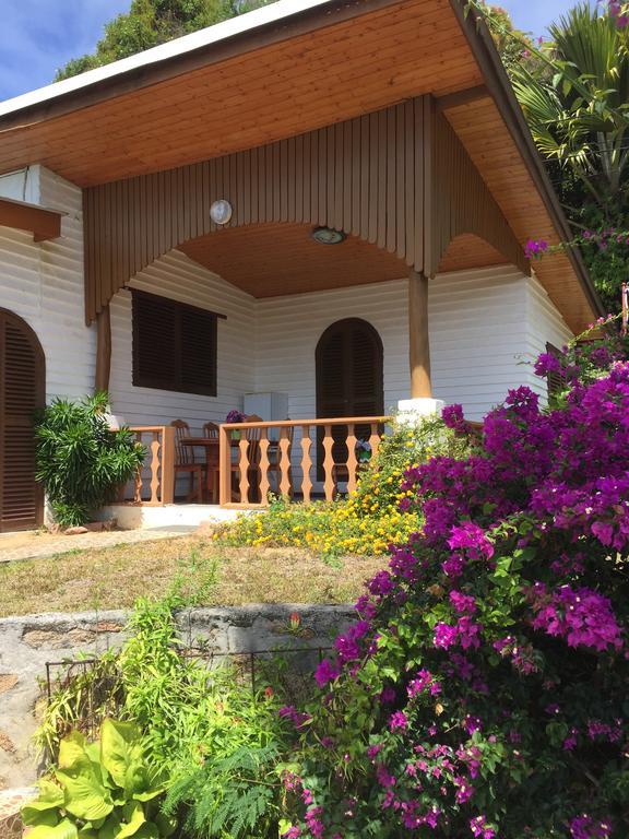 Le Grand Bleu Villas Baie Sainte Anne Екстериор снимка