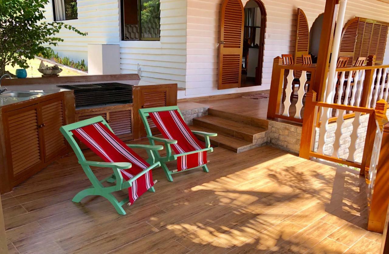 Le Grand Bleu Villas Baie Sainte Anne Екстериор снимка