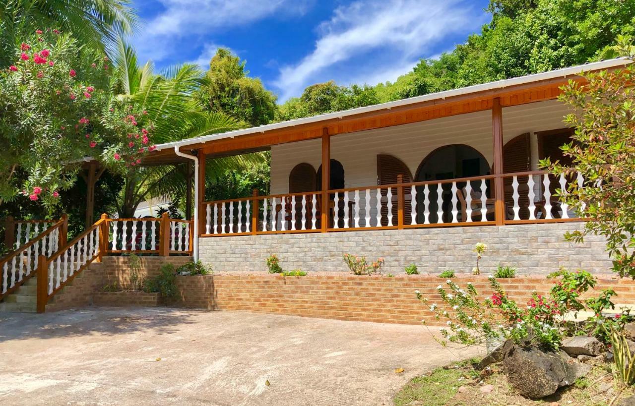 Le Grand Bleu Villas Baie Sainte Anne Екстериор снимка