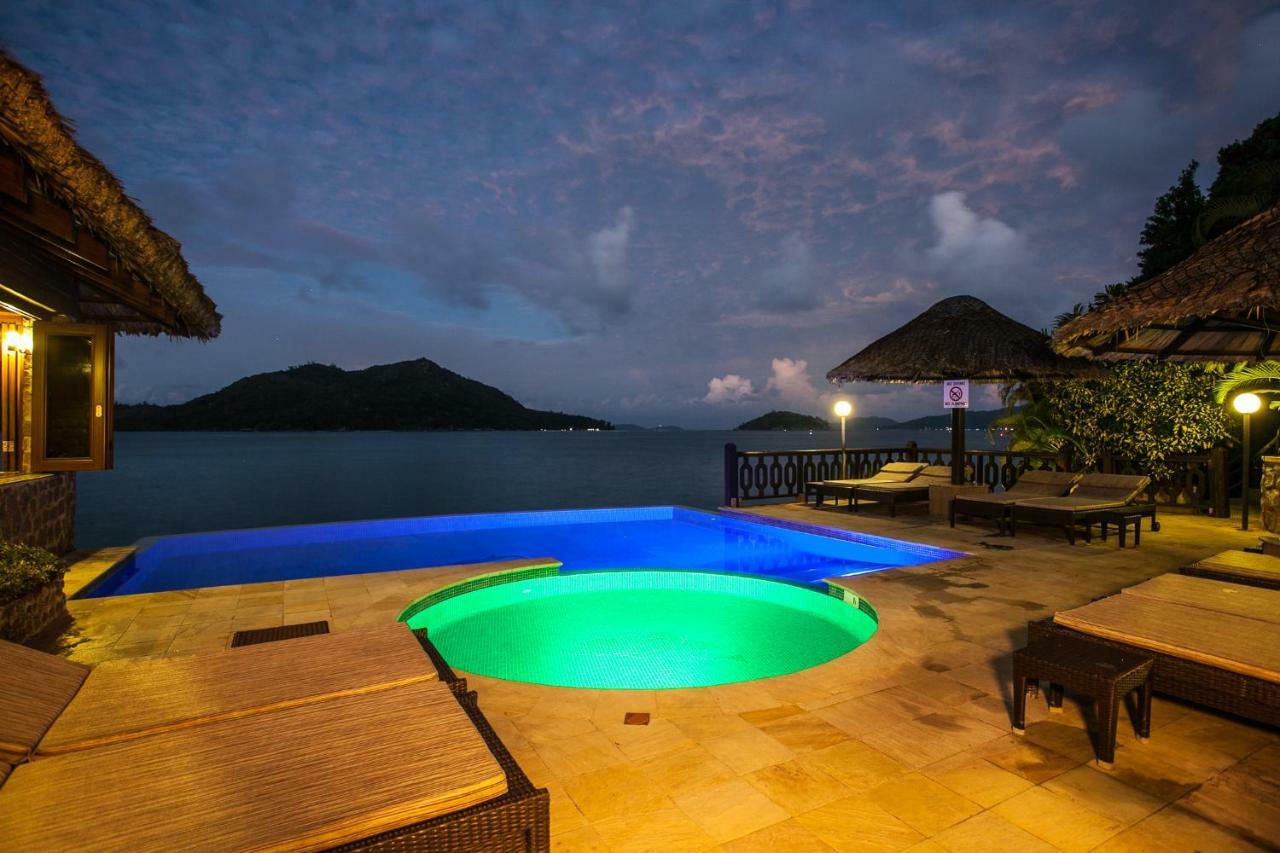 Le Grand Bleu Villas Baie Sainte Anne Екстериор снимка