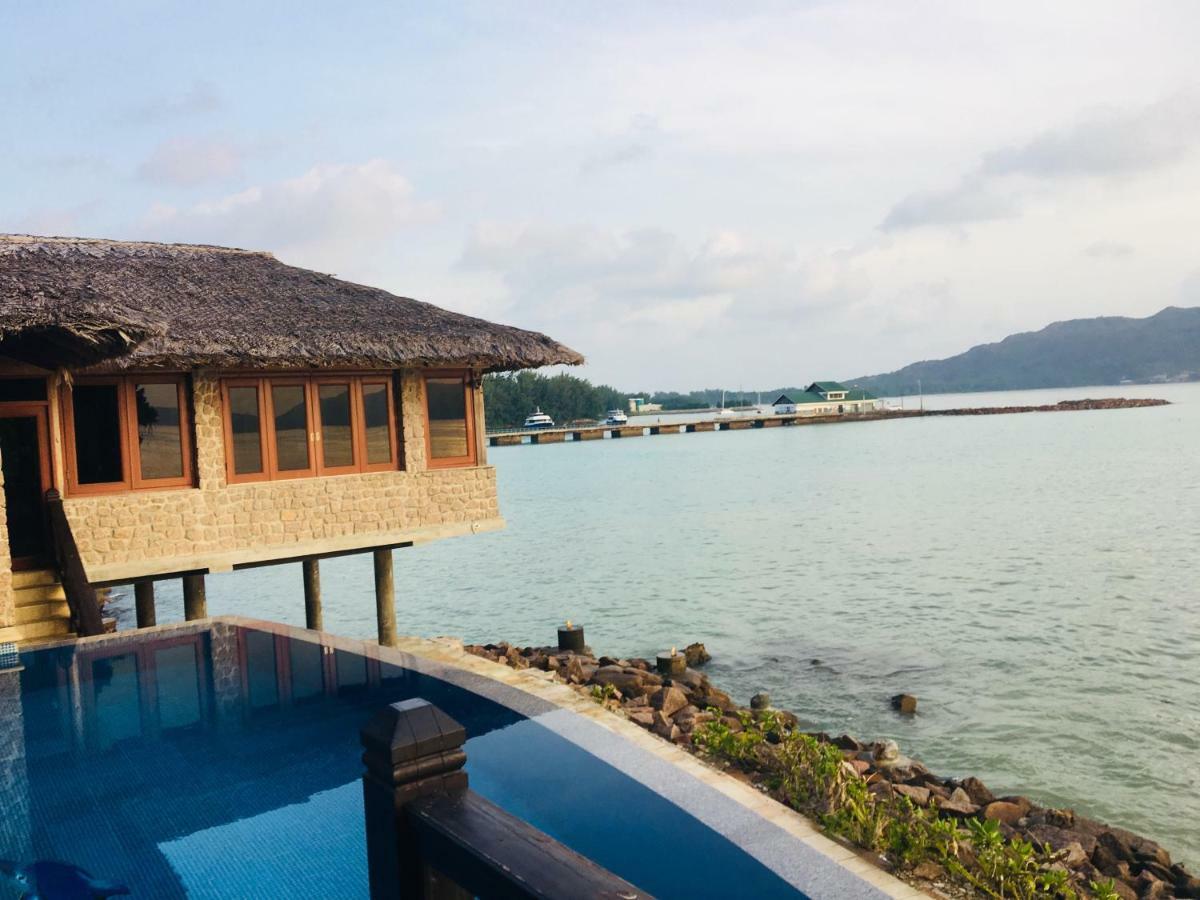 Le Grand Bleu Villas Baie Sainte Anne Екстериор снимка